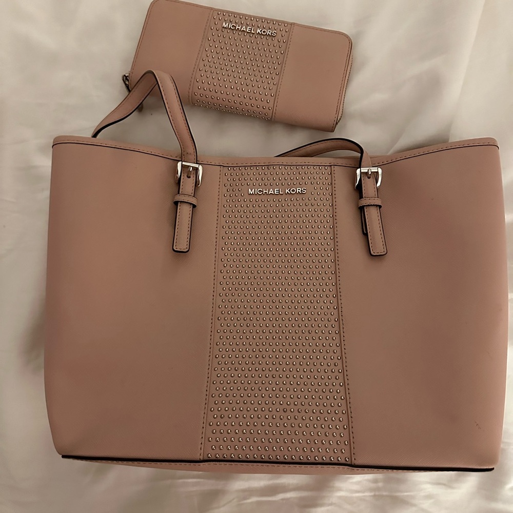Michael Kors Light Pink Tote and Wallet Set
